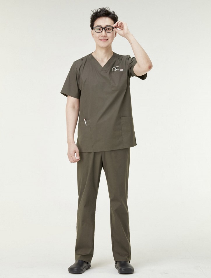 Good.U ST-510 男款牙醫診所制服焦糖布朗